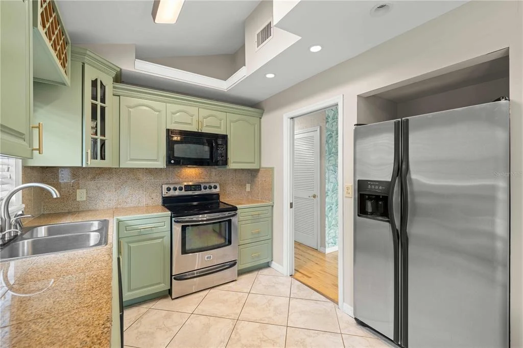 Photo of 2302 BAY BOULEVARD