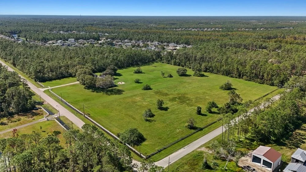 Photo of 420 LEEWAY TRAIL