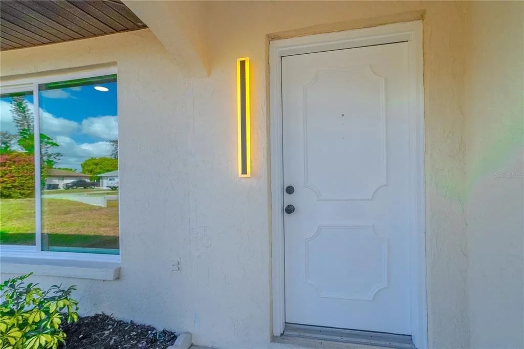 Photo of 1461 ROYAL ROAD