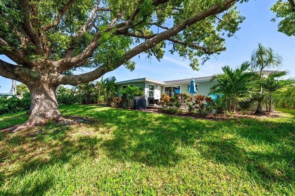 Photo of 4114 SUNRAY DRIVE