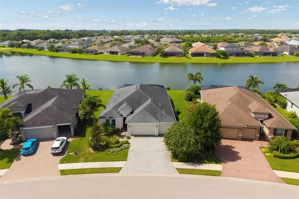 Photo of 332 CHANTILLY TRAIL
