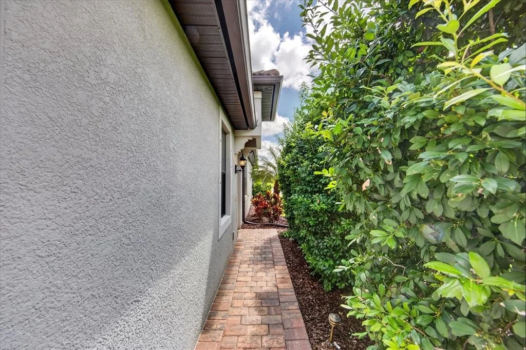 Photo of 6927 HOLBROOK COVE
