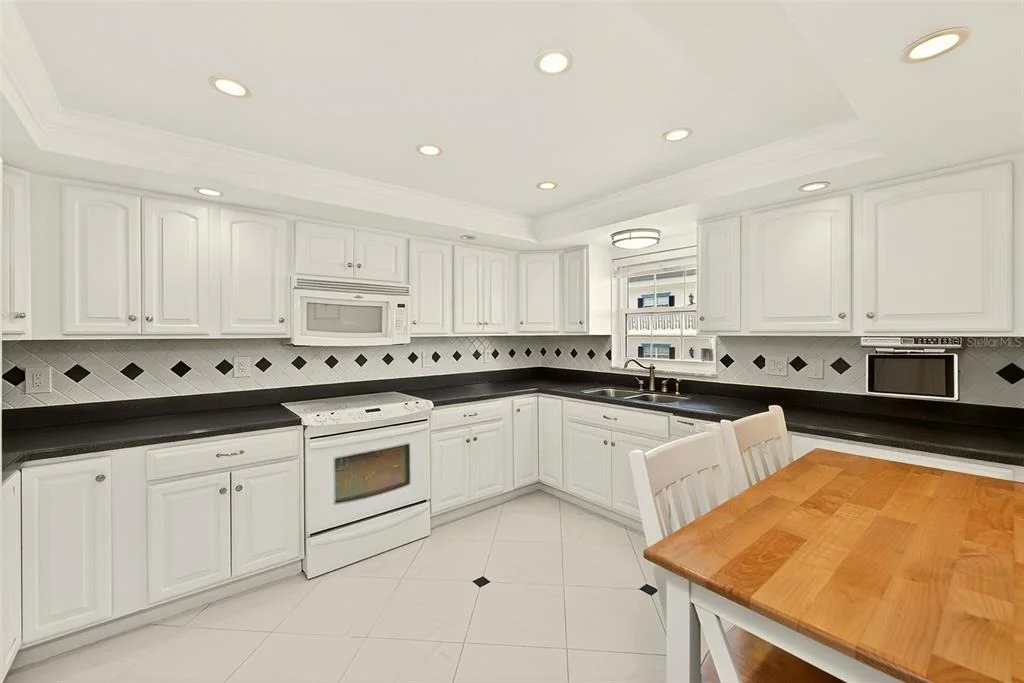 Photo of Unit 401 at 131 BLUFF VIEW DRIVE