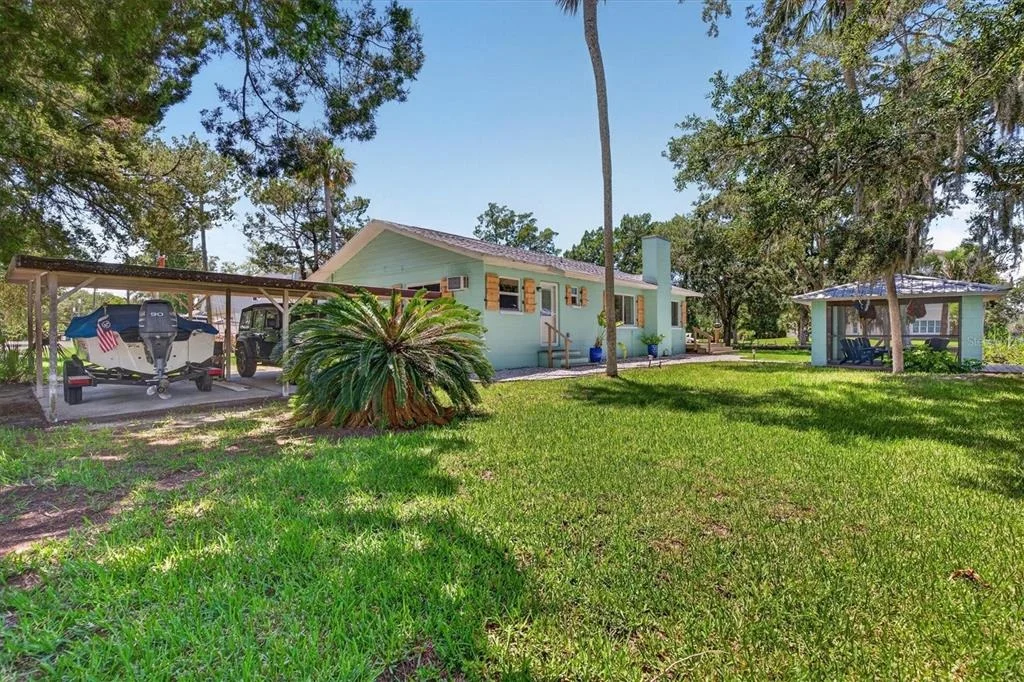 Photo of 6086 ISLAND DRIVE