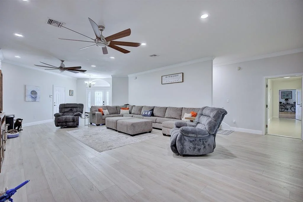 Photo of 492 SUNSET POINTE DRIVE