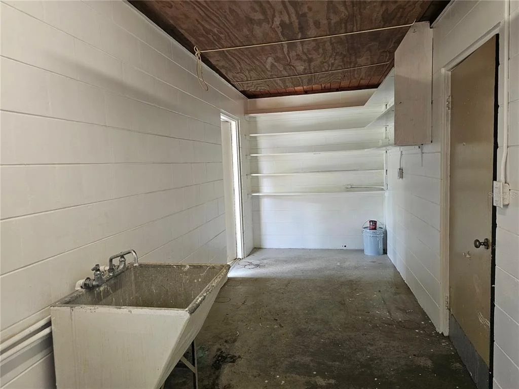 Photo of 880 OLEANDER DRIVE SE