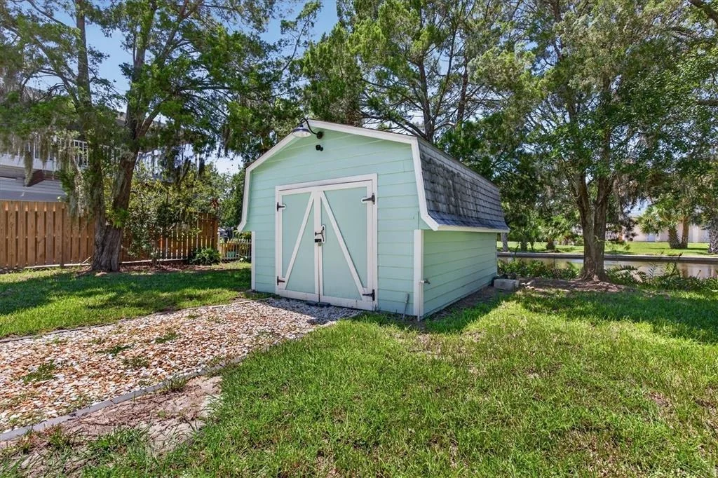 Photo of 6086 ISLAND DRIVE