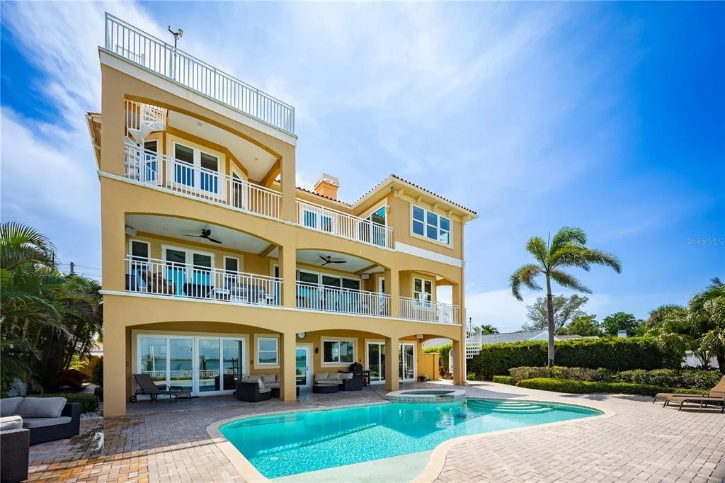 Photo of 306 HARBOR DRIVE
