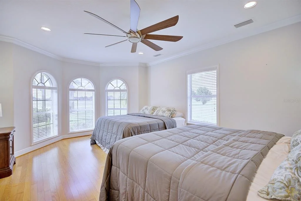 Photo of 492 SUNSET POINTE DRIVE