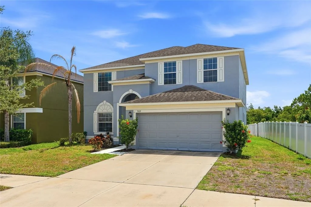 Photo of 909 MEADOW GLADE DRIVE