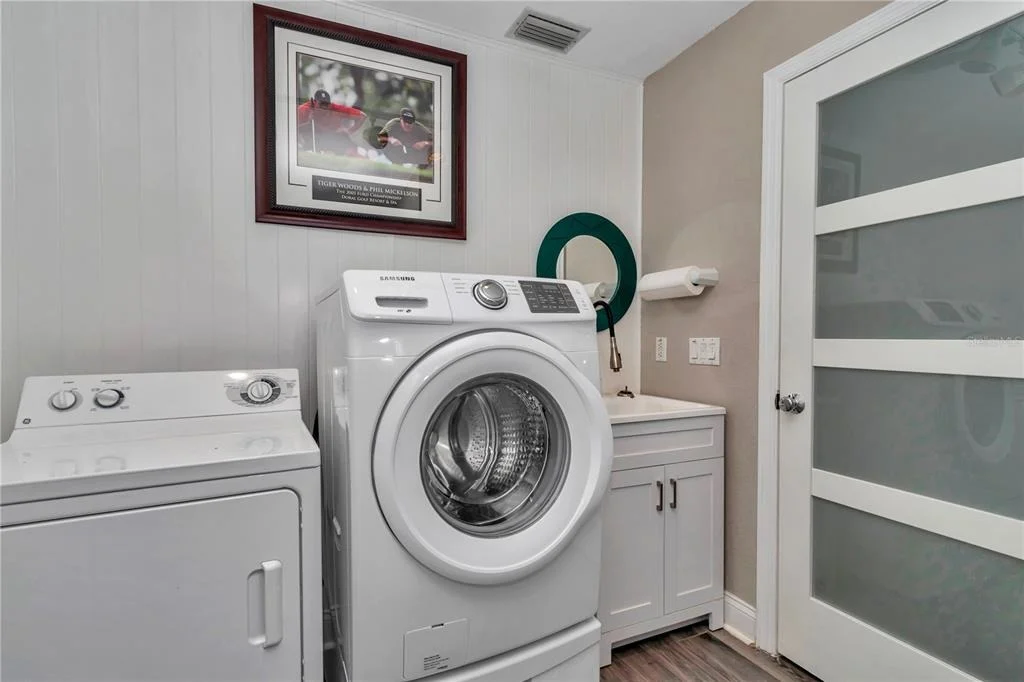 Photo of 814 OAK ROAD