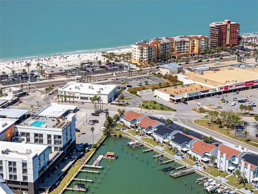Photo of Unit H at 159 MEDALLION BOULEVARD