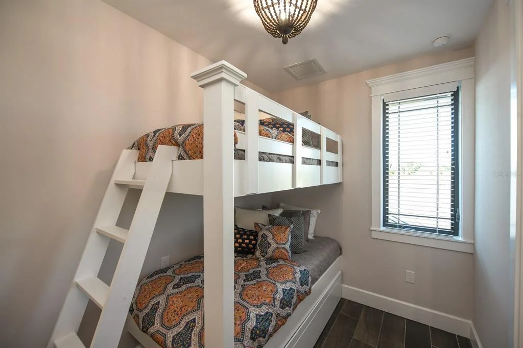 Photo of 340 JACKSON DRIVE
