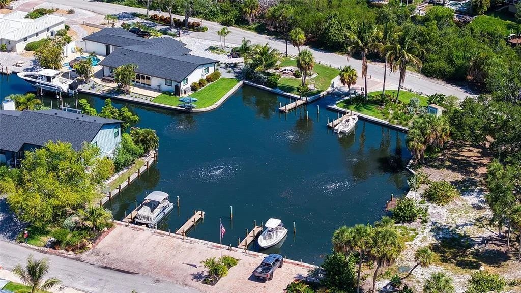 Photo of 602 BUTTONWOOD DRIVE