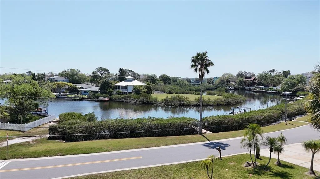 Photo of 231 LAGOON DRIVE