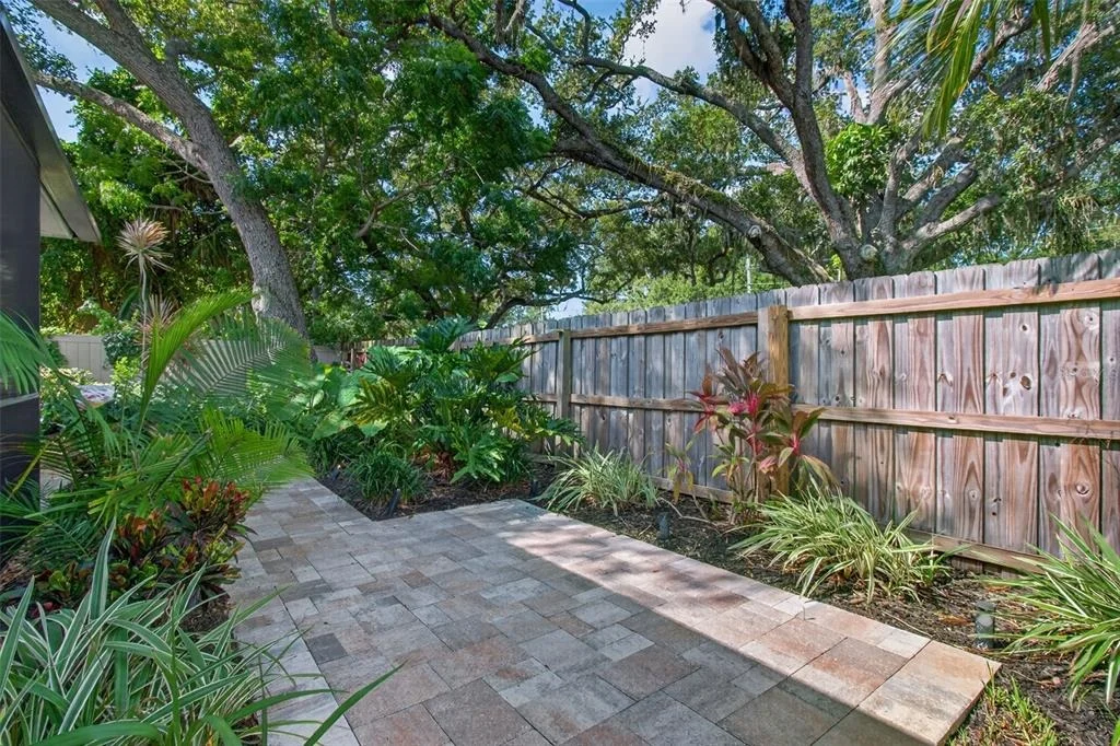 Photo of 10588 139TH WAY