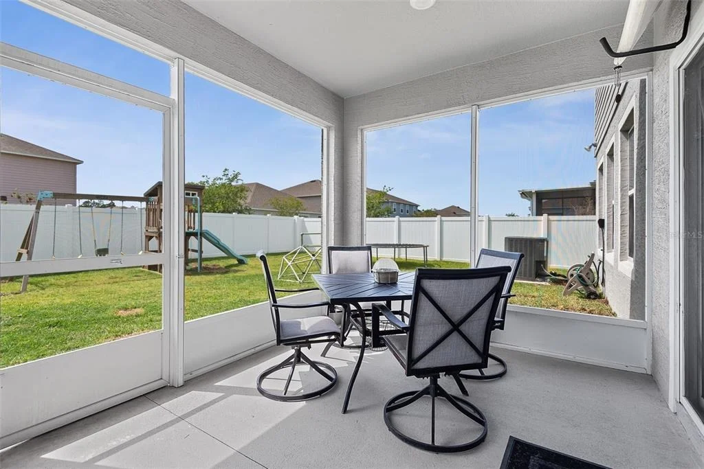 Photo of 123 OAKLEAF WAY