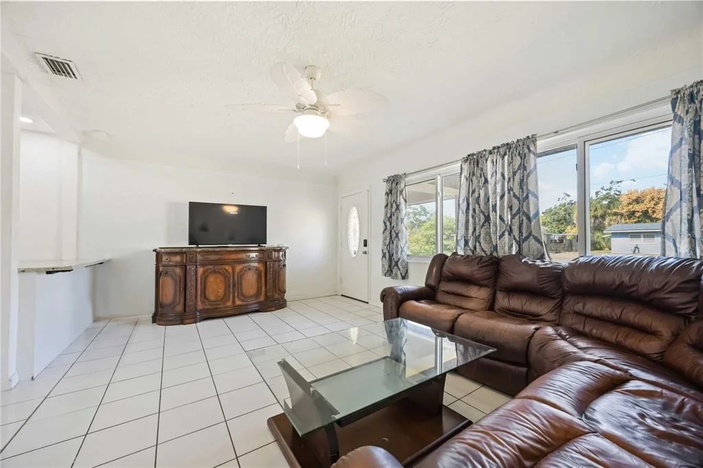 Photo of 2811 17TH AVENUE W