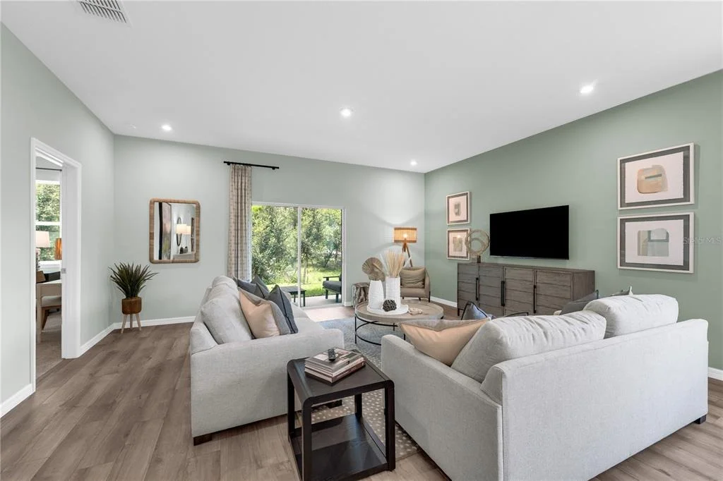 Photo of 823 PEBBLE CREST LANE