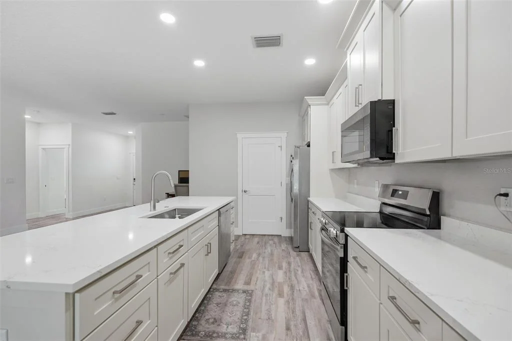 Photo of 6454 FREEPORT DRIVE