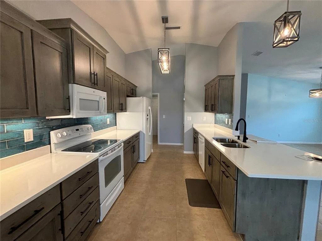 Photo of 908 WOODSTREAM LANE