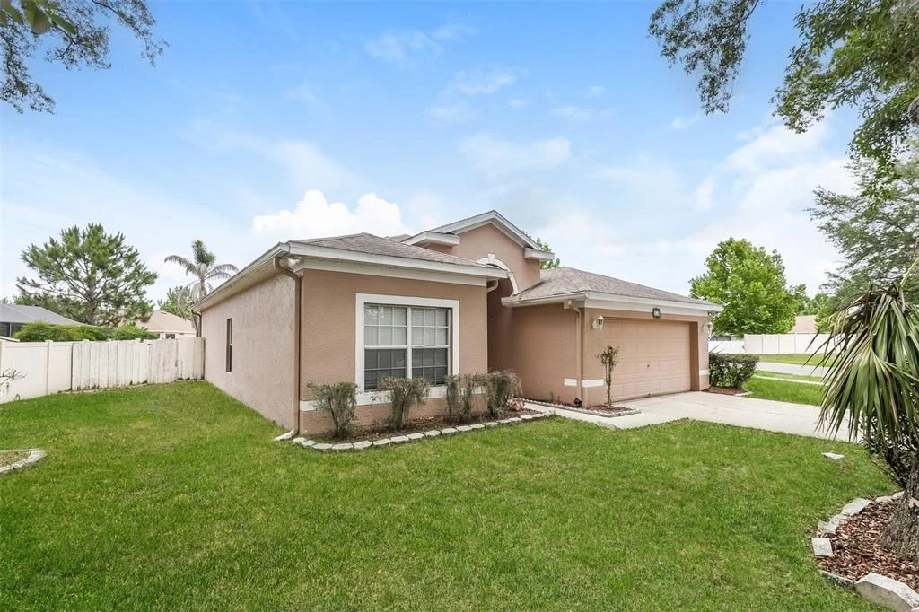 Photo of 814 COADE STONE DRIVE
