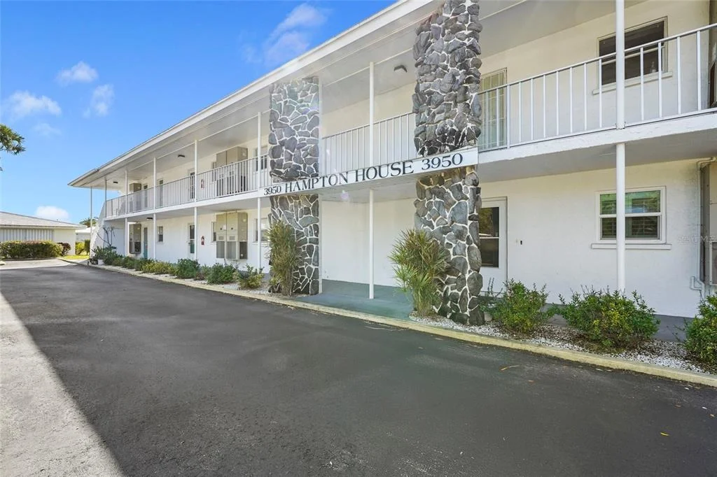 Photo of Unit 2B at 3950 ROXANE BOULEVARD