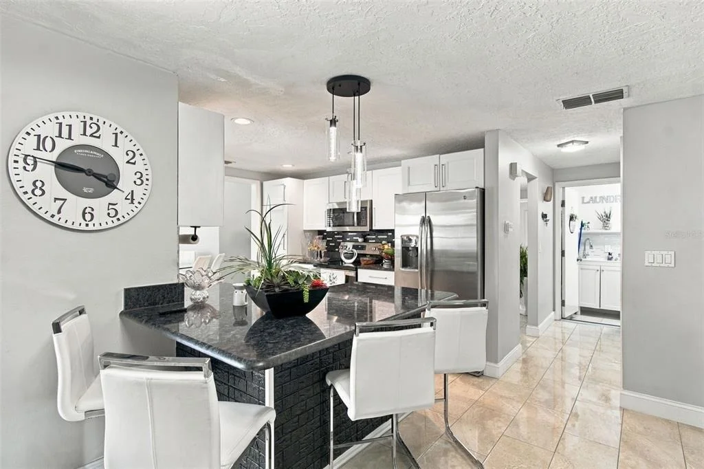 Photo of 1325 OAKCREST DRIVE
