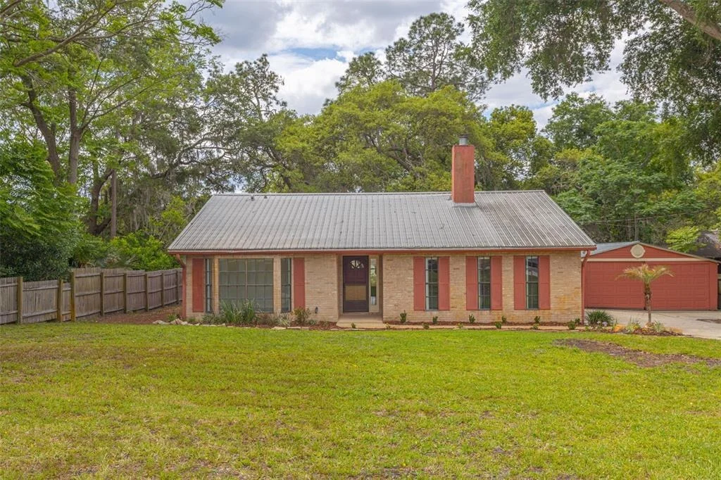 Photo of 205 ANGELES ROAD