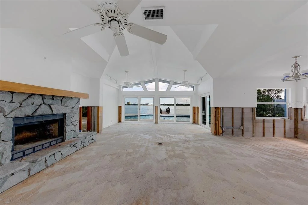 Photo of 814 BAY POINT DRIVE
