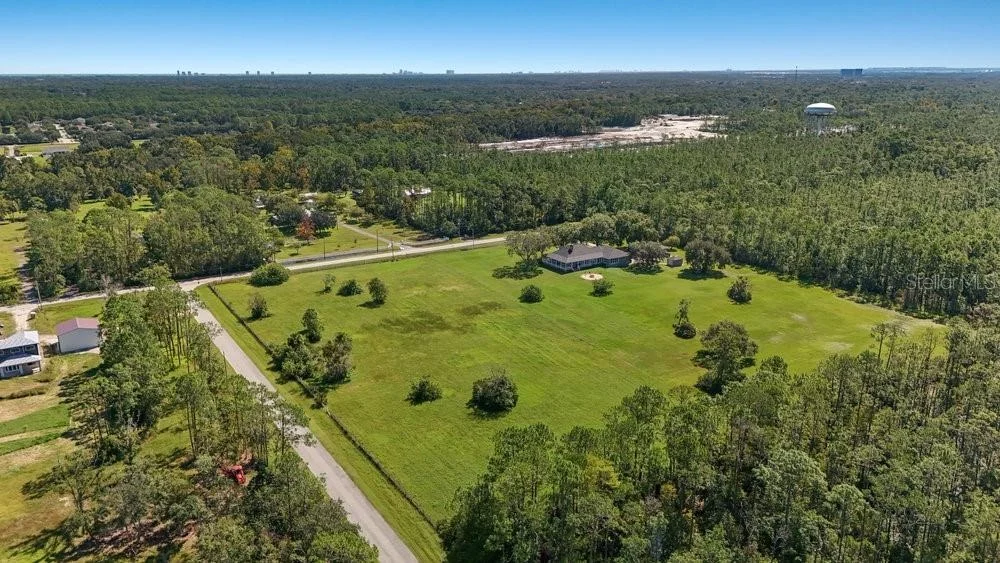 Photo of 420 LEEWAY TRAIL