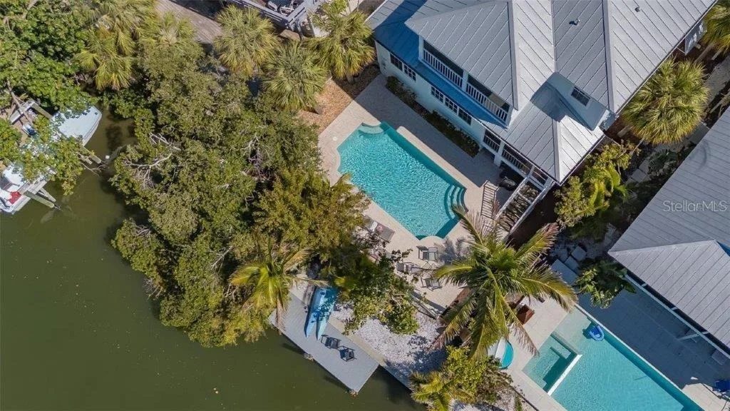 Photo of 4922 COMMONWEALTH DRIVE