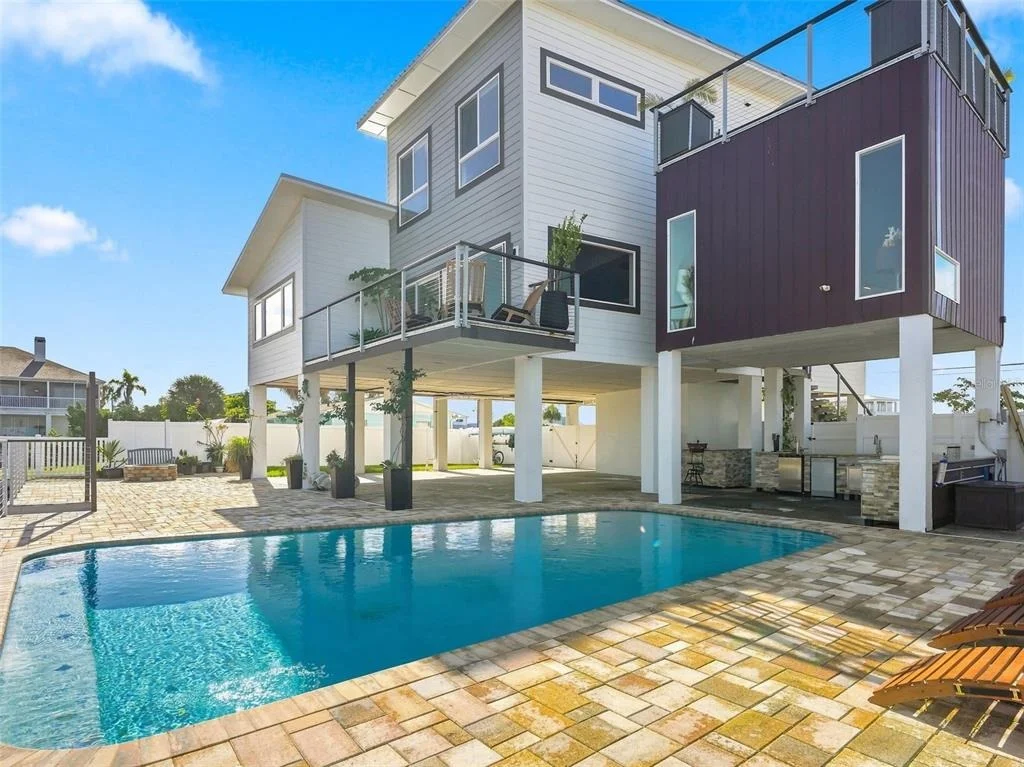 Photo of 3385 GULFVIEW DRIVE