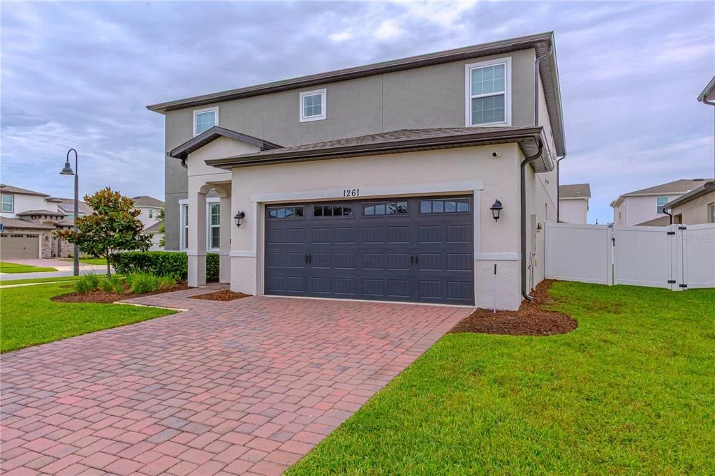 Photo of 1261 LONE PALM WAY