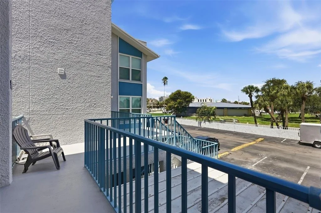Photo of Unit F at 175 MEDALLION BOULEVARD