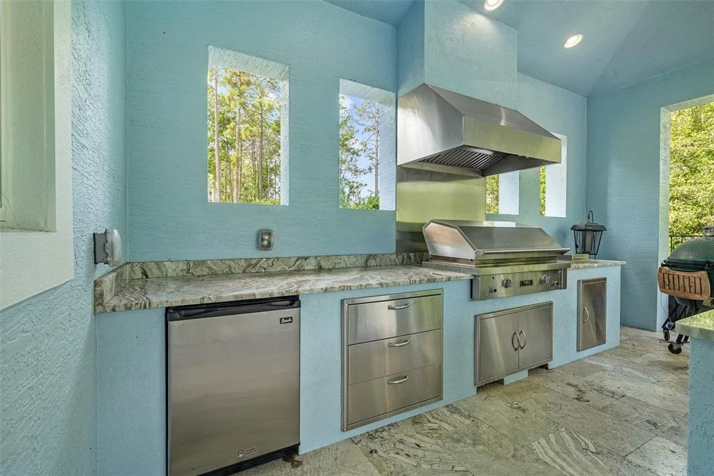 Photo of 998 DOWNSHIRE LANE
