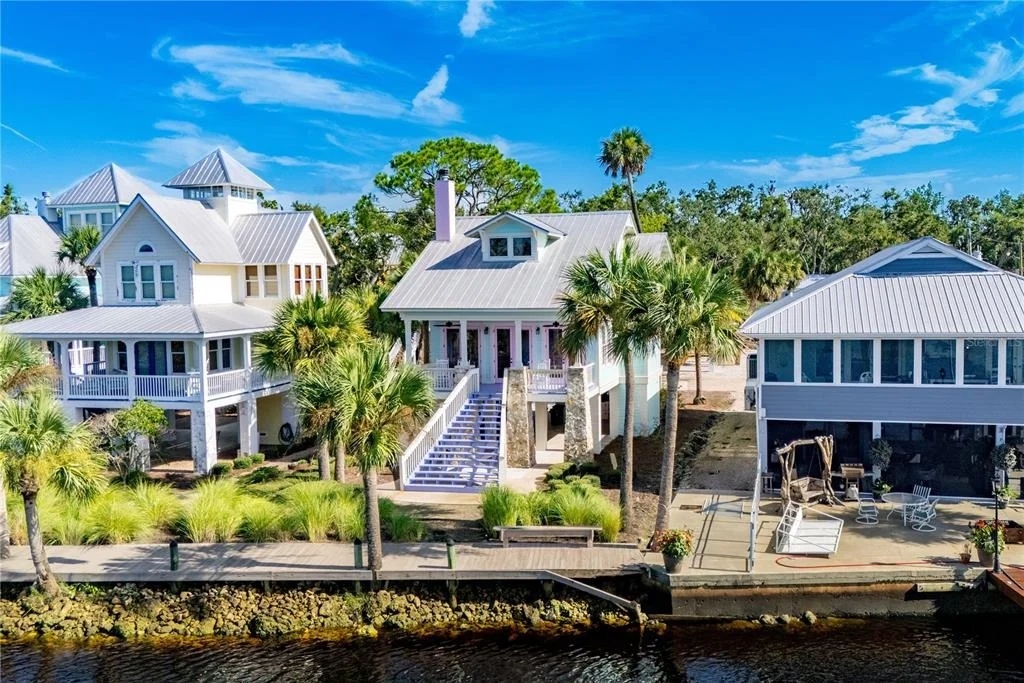 Photo of 1410 SE MAGNOLIA DRIVE