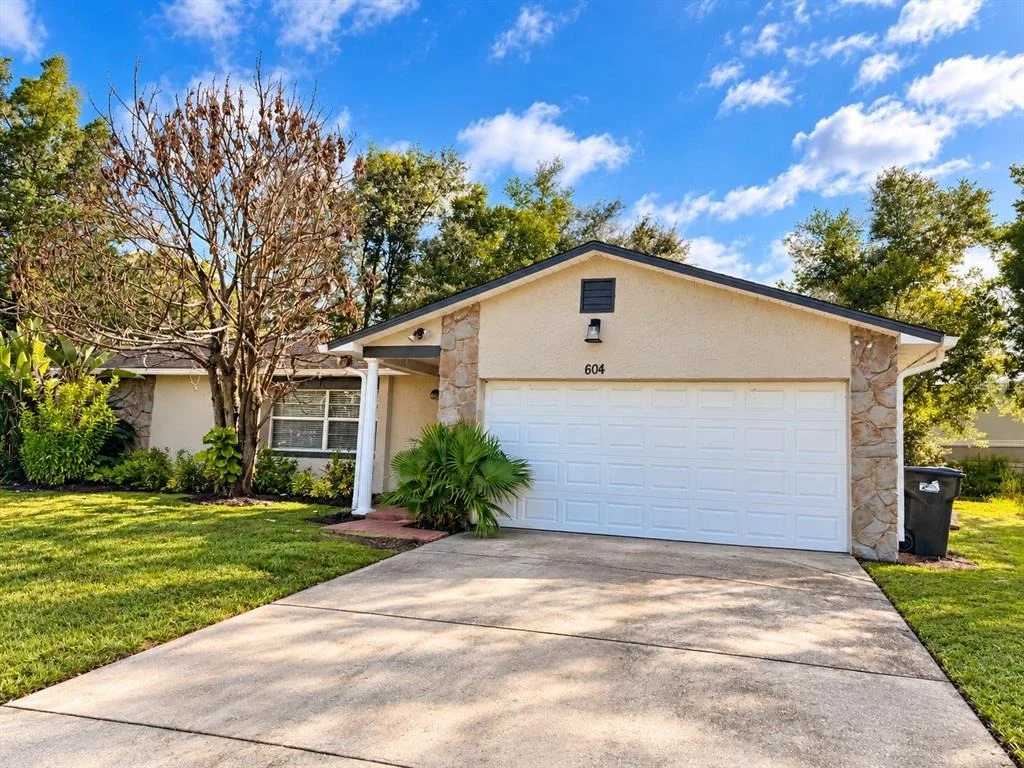 Photo of 604 RIVERWOODS CIRCLE