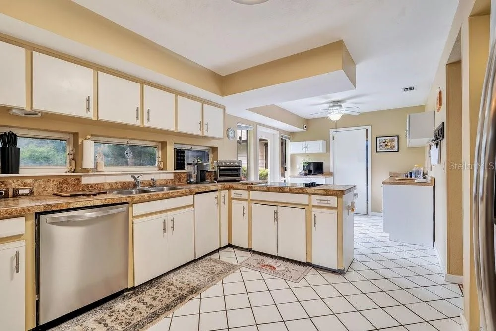 Photo of 233 FLAME AVENUE