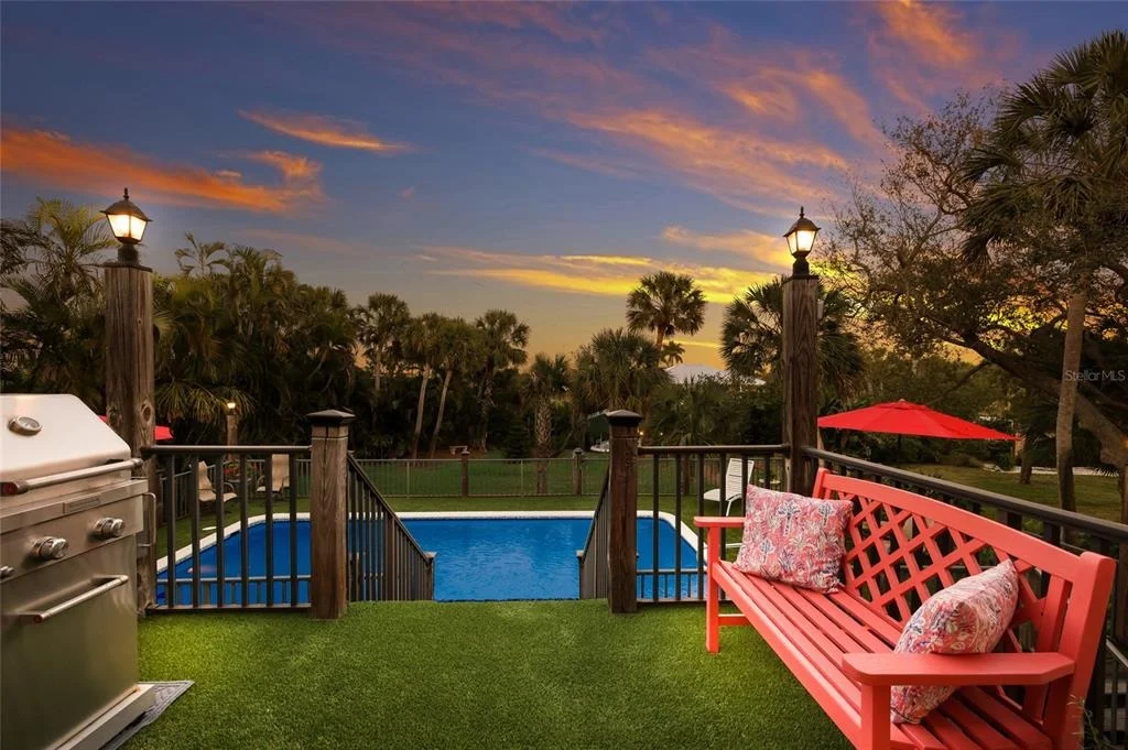 Photo of 10110 CREEKSIDE DRIVE