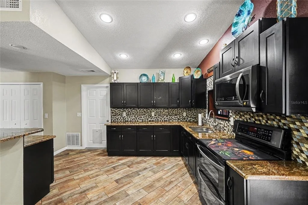 Photo of 6038 WEDGEWOOD CIRCLE