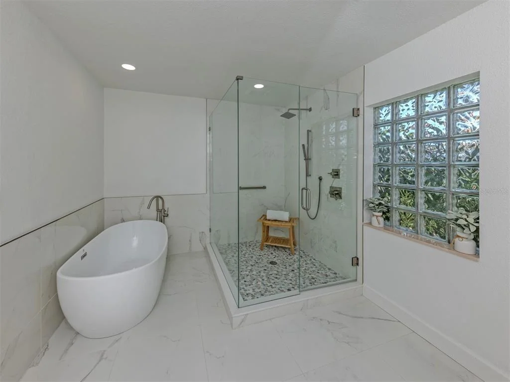 Photo of 1428 GLENEAGLES DRIVE