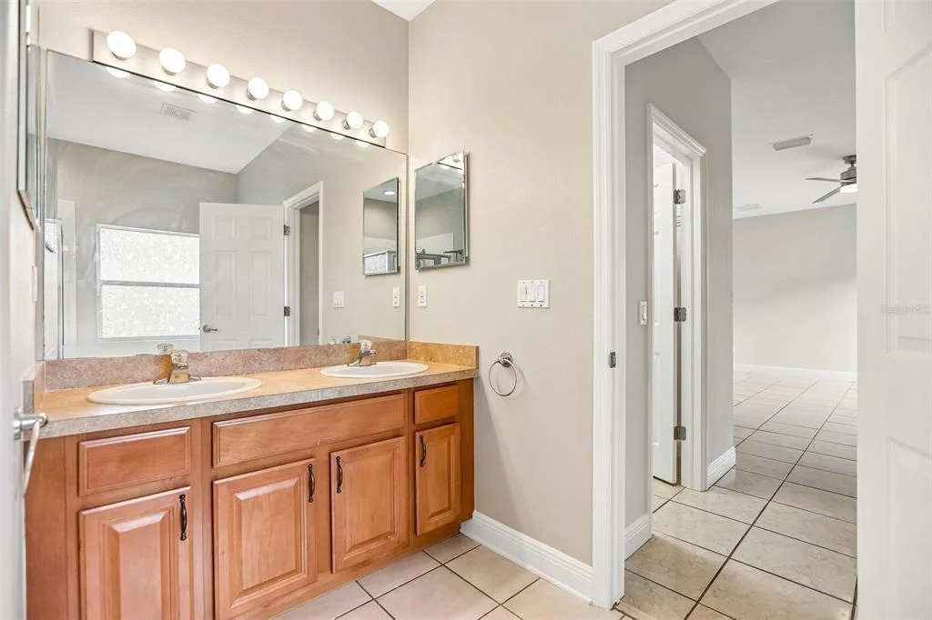 Photo of 5903 CAPE LOOP