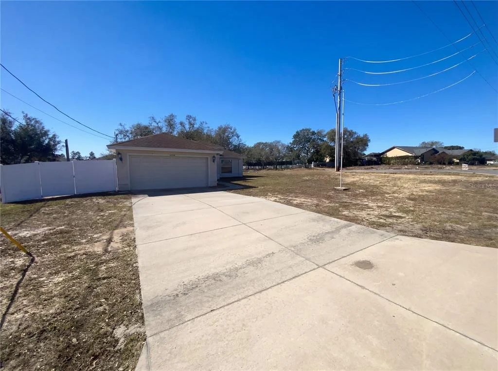 Photo of 11275 LINDEN DRIVE