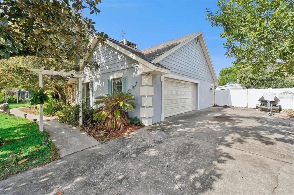 Photo of 2002 FAIRWAY DRIVE