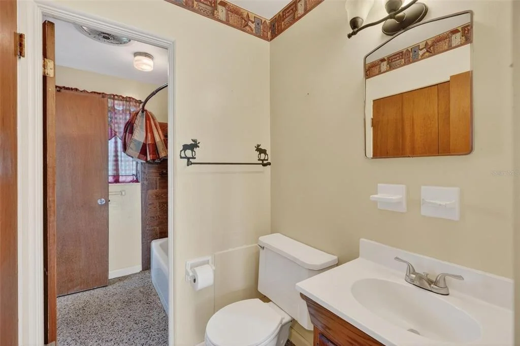 Photo of 710 TWIN OAKS LANE