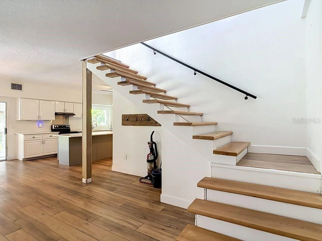 Photo of 1409 LAVILLA ROAD