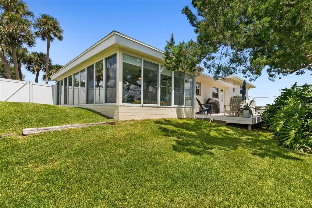 Photo of 76 BANYAN DRIVE