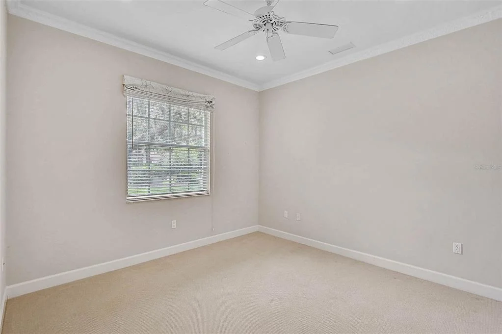 Photo of 852 MACEWEN DRIVE