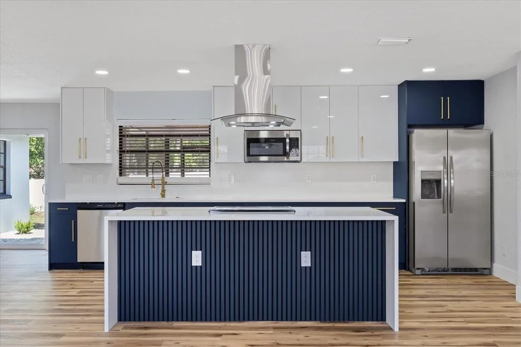 Photo of 12018 LINDEN DRIVE